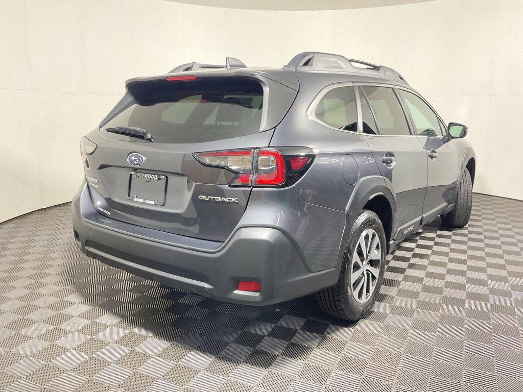 Used 2023 Subaru Outback Premium AWD/4WD image 16