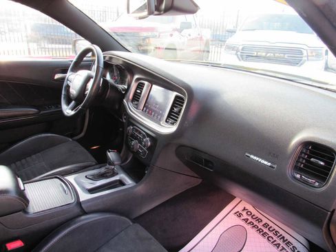 Used 2017 Dodge Charger R/T image 25