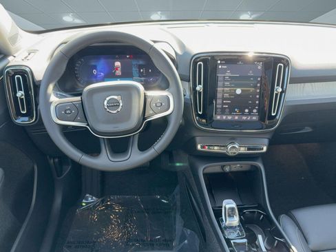 New 2026 Volvo XC40 B5 Plus w/ Climate Package image 27