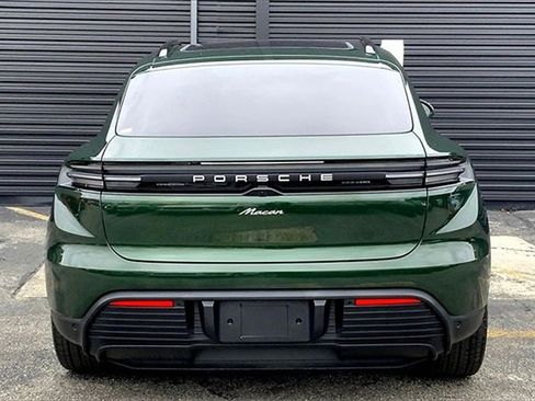 Used 2025 Porsche Macan Electric image 9