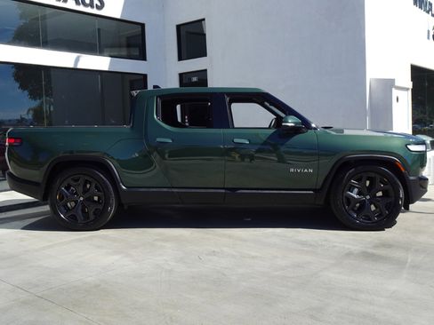 Used 2023 Rivian R1T Adventure image 9