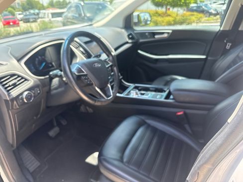 Used 2019 Ford Edge SEL w/ Equipment Group 201A AWD/4WD image 9