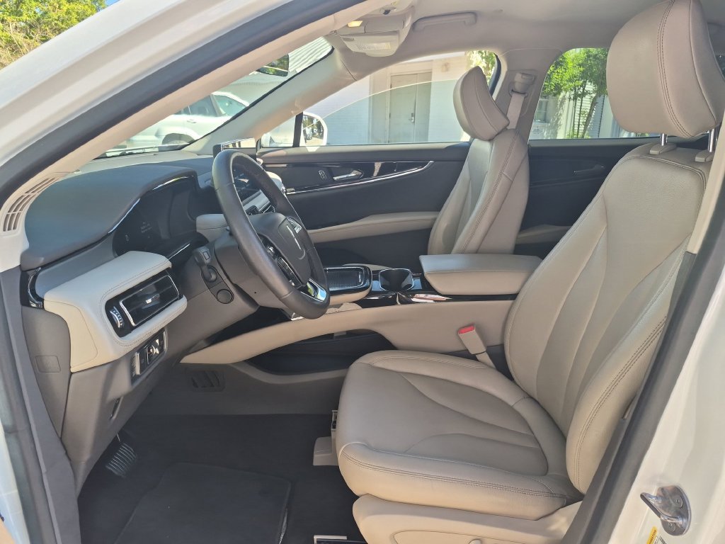 Used 2022 Lincoln Nautilus FWD w/ Premium Package image 17