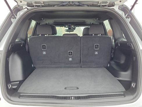 Used 2024 Jeep Grand Cherokee Laredo X image 8