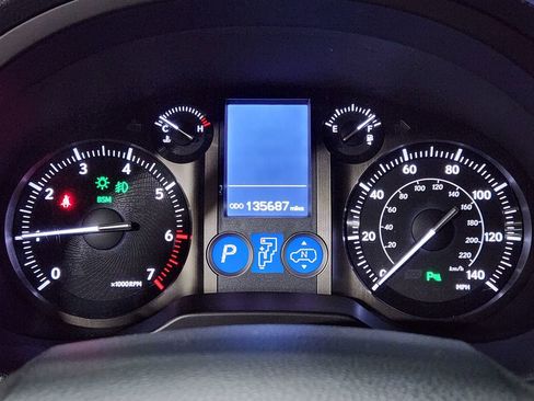 Used 2017 Lexus GX 460 Luxury w/ Preferred Accessory Package image 32