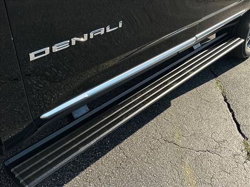 New 2026 GMC Yukon Denali w/ Denali Reserve Package AWD/4WD image 19