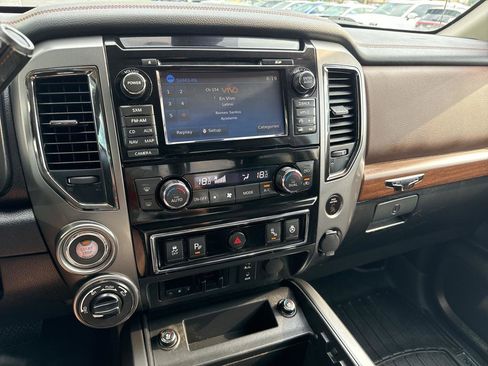 Used 2018 Nissan Titan Platinum Reserve image 10