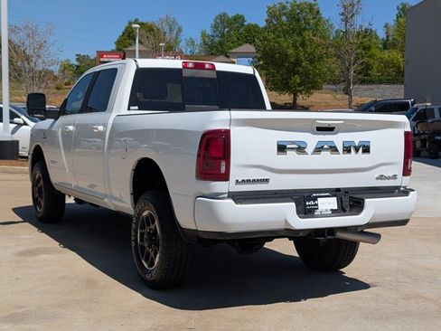 Used 2026 RAM 2500 Laramie AWD/4WD image 11