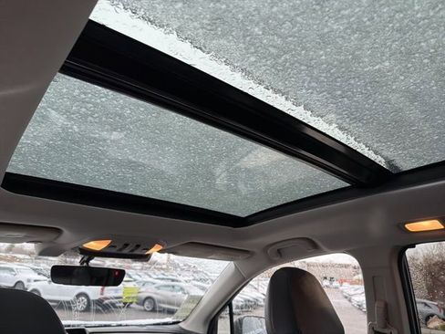 Used 2022 Subaru Ascent Limited w/ Technology Package image 27