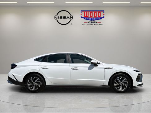 Used 2026 Hyundai Sonata Blue FWD image 2