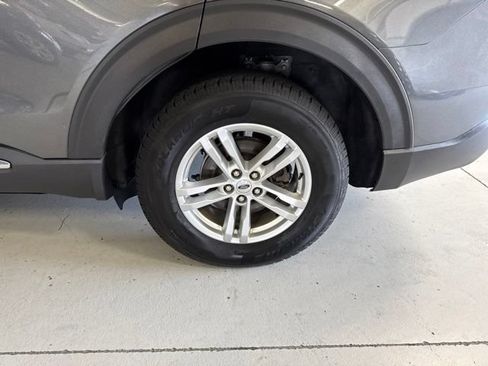 Used 2020 Ford Explorer XLT w/ Equipment Group 202A AWD/4WD image 33