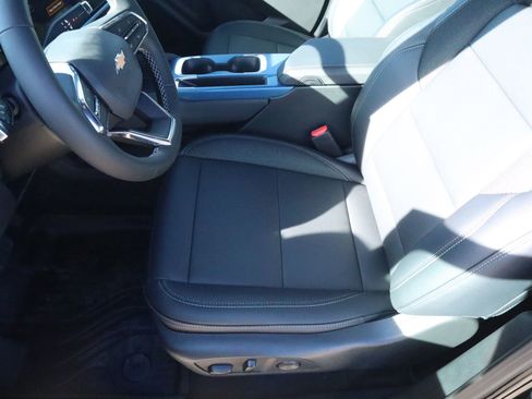 New 2026 Chevrolet Equinox EV LT image 16