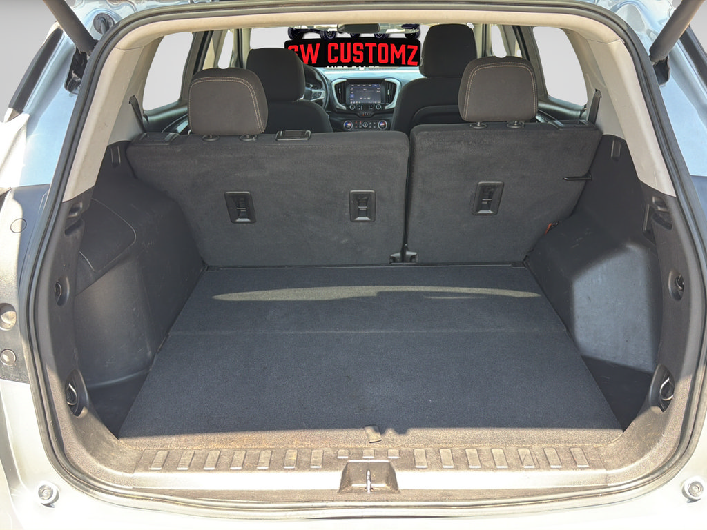 Used 2024 GMC Terrain SLE w/ Driver Convenience Package FWD image 13