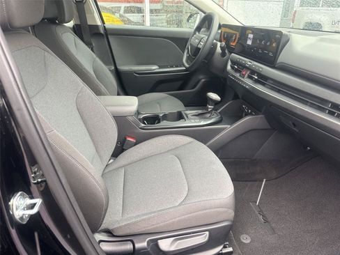 Used 2025 Kia K4 FWD image 8