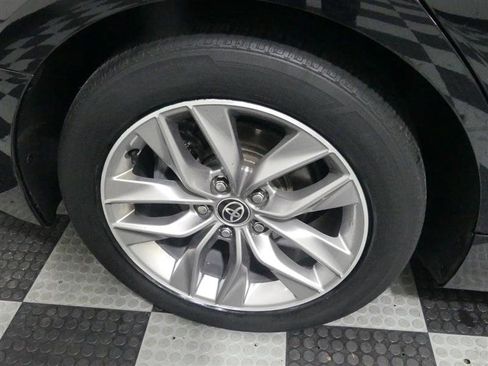 Used 2021 Toyota Avalon XLE FWD image 16