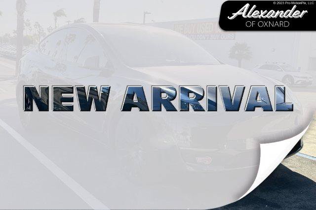 Used 2024 Tesla Model Y Long Range AWD/4WD image 1