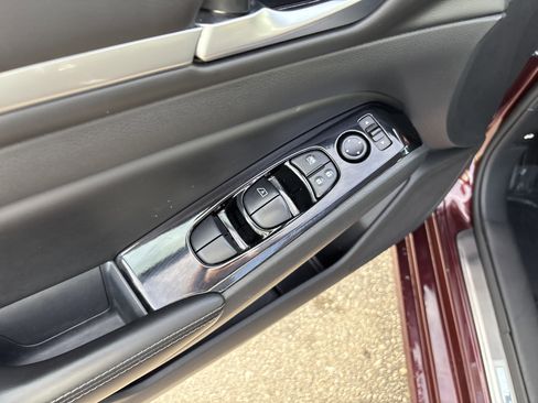 Used 2024 Nissan Altima 2.5 SL FWD image 16