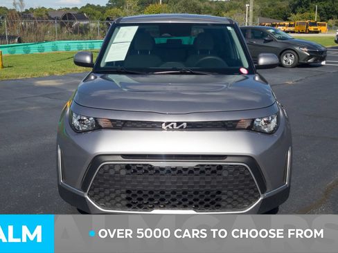 Used 2025 Kia Soul LX w/ LX Technology Package FWD image 2