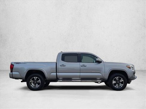 Used 2018 Toyota Tacoma TRD Sport RWD image 4