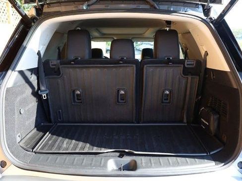 Certified 2025 Nissan Pathfinder Platinum FWD image 7