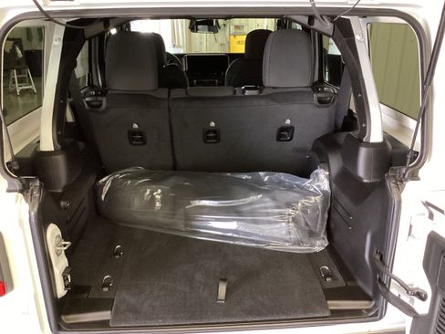 New 2026 Jeep Wrangler Unlimited Rubicon AWD/4WD image 5