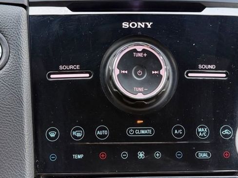 Used 2019 Ford Taurus Limited image 28