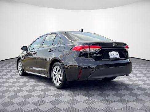 Used 2025 Toyota Corolla LE FWD image 3