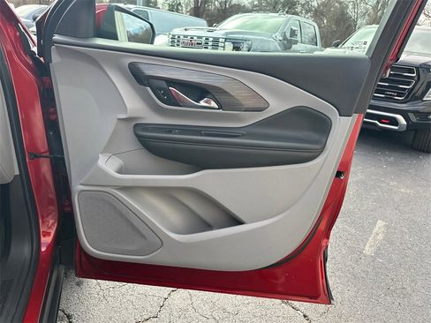 Used 2023 GMC Terrain SLT w/ Tech Package image 15