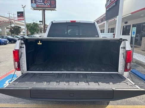 Used 2018 Ford F150 Lariat RWD image 12
