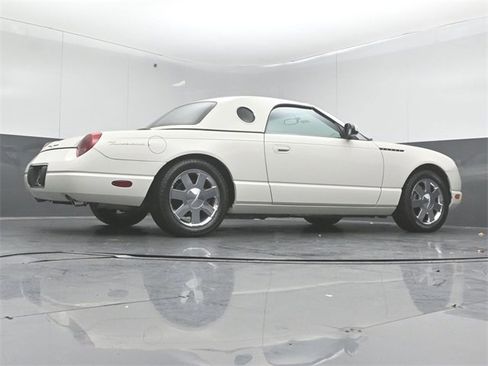 Used 2002 Ford Thunderbird image 34