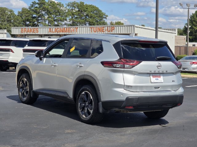 Used 2024 Nissan Rogue SV FWD image 6