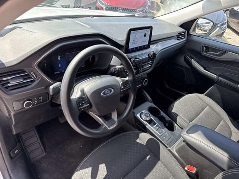 Used 2025 Ford Escape Active AWD/4WD image 19