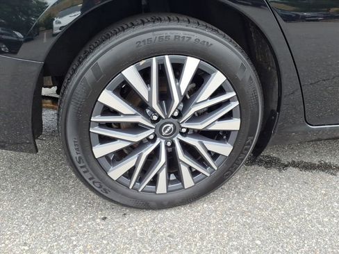 Used 2025 Nissan Altima 2.5 SV FWD image 29