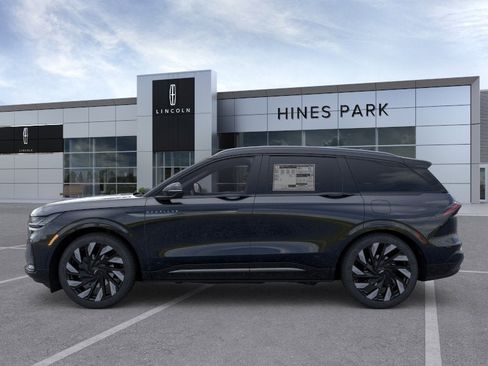 New 2026 Lincoln Nautilus Reserve w/ Jet Appearance Package AWD/4WD image 3