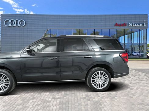 Used 2024 Ford Expedition Limited image 5