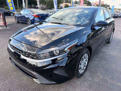 Used 2024 Kia Forte LX FWD image 2