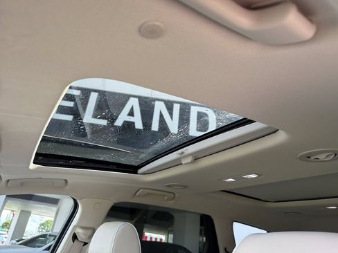 Used 2023 Buick Enclave Avenir w/ Avenir Technology Package FWD image 23