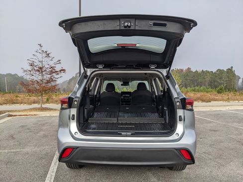 Used 2023 Toyota Highlander L image 35