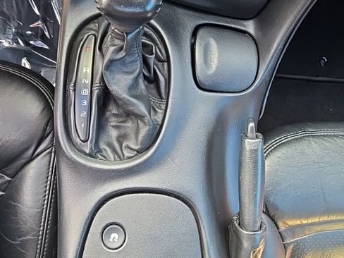 Used 2000 Chevrolet Corvette Convertible w/ Memory Pkg image 19