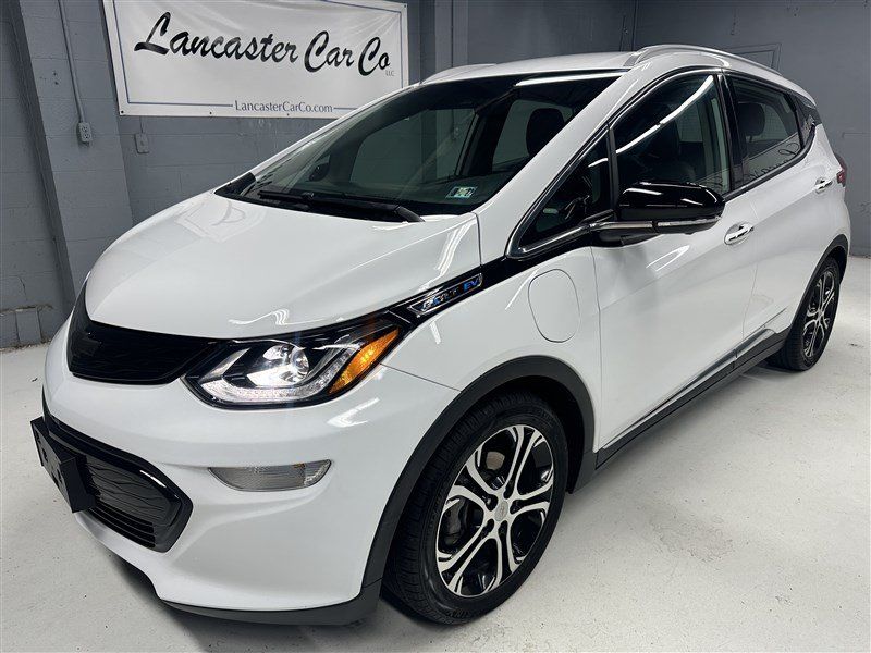 Used 2020 Chevrolet Bolt Premier w/ Infotainment Package FWD image 1