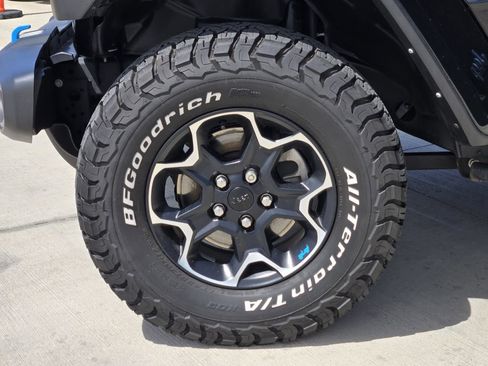 Used 2022 Jeep Wrangler Unlimited Rubicon 4xe w/ Cold Weather Group AWD/4WD image 13