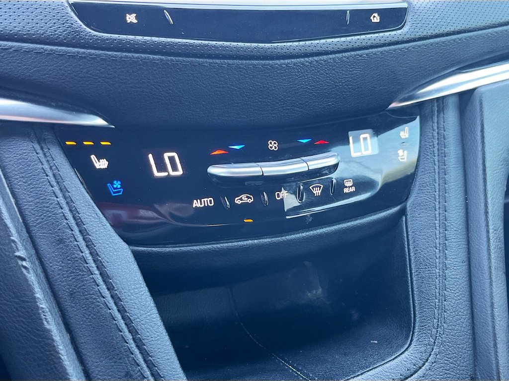 Used 2024 Cadillac XT5 Premium Luxury w/ Technology Package FWD image 16