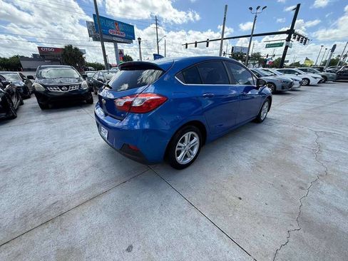 Used 2017 Chevrolet Cruze LT w/ Sun And Sound Package image 4