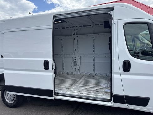 Used 2025 RAM ProMaster 2500 w/ Convenience Group FWD image 27