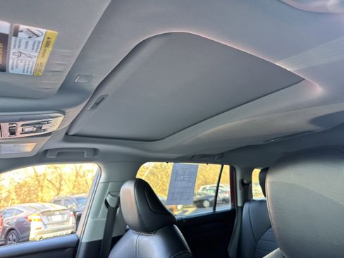 Used 2022 Toyota Highlander XLE image 7