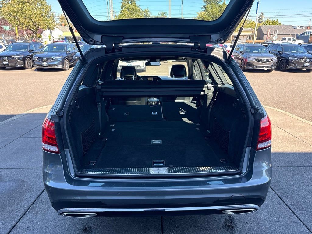 Used 2016 Mercedes-Benz E 350 4MATIC Wagon image 32