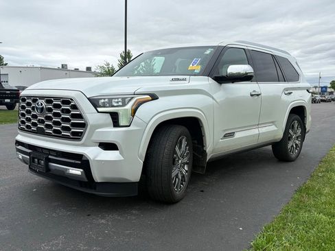 Used 2023 Toyota Sequoia Capstone AWD/4WD image 4
