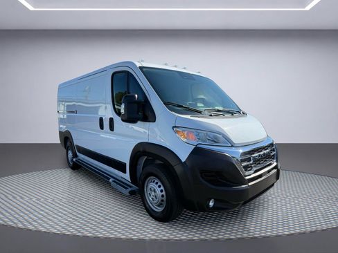 Used 2025 RAM ProMaster 2500 w/ U-Haul Equipment Group FWD image 9