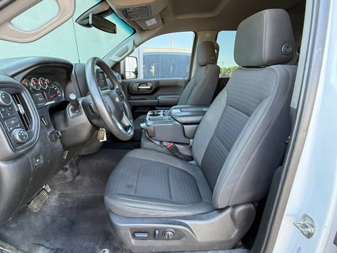 Used 2022 Chevrolet Silverado 2500 Custom w/ Custom Value Package AWD/4WD image 13