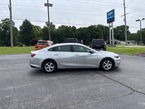 Used 2018 Chevrolet Malibu LS FWD image 6
